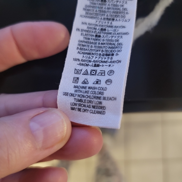 Free People Boho Babe Cold Shoulder Top. Size small - Picture 5 of 6